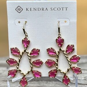 NEW Kendra Scott Camry Gold Open Frame Earrings in Azalea Illusion — RARE